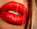 Красивые красные губы