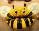 Пчела на губах
