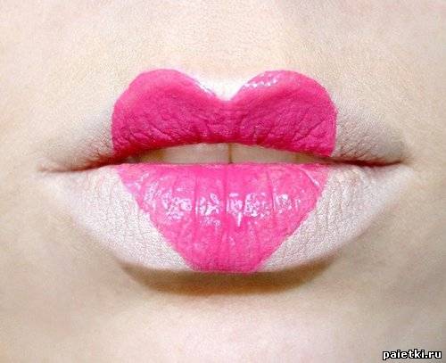 Арт на губах:Розовое сердечко