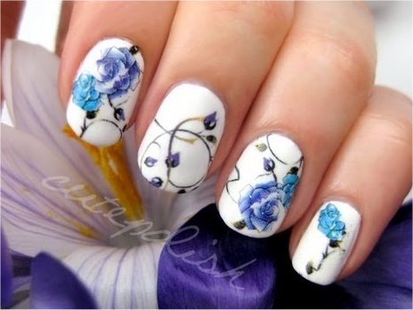 Фиолетово-голубые розы на ногтях