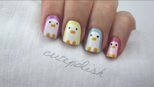 Пингвинчики на разноцветных ногтях