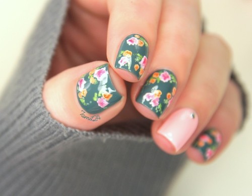 Арт Цветы в винтажном стиле на ногтях