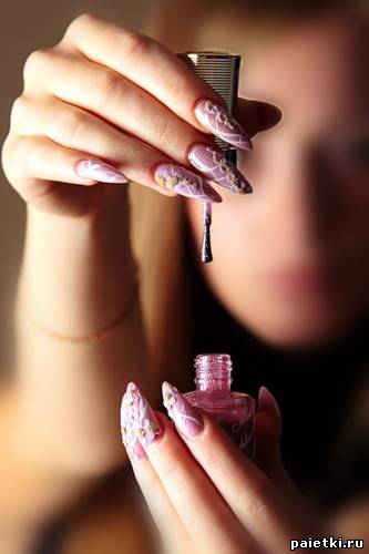 Длинные ногти с объемным дизайном Цветы