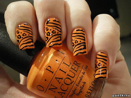Нейл-арт:Тигровые пятна на оранжевом фоне