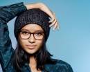 Милая девушка в очках от Warby Parker