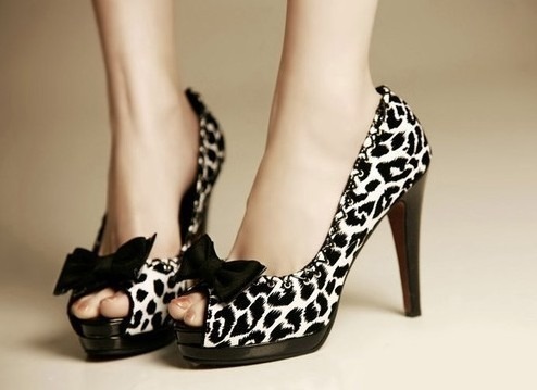 Леопардовые чёрно-белые туфли с бантиками