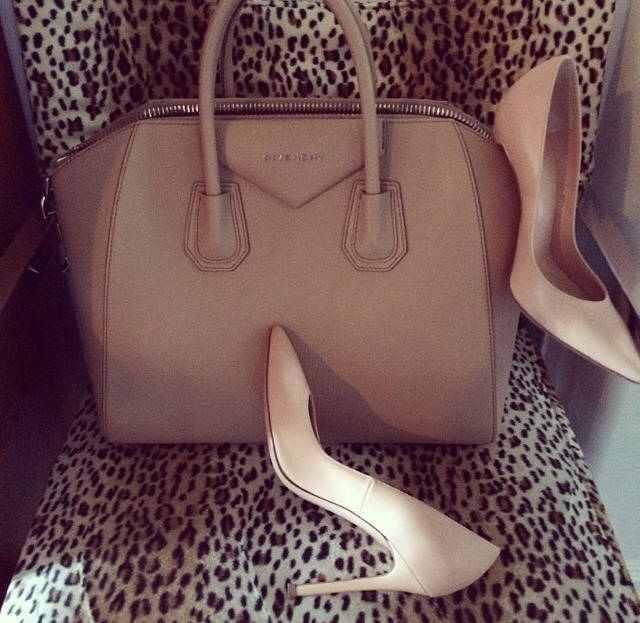 Туфли и сумка  Живанши (Givenchy) пудрового цвета
