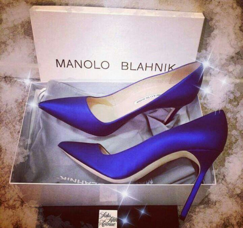 Синие туфли Manolo Blahnik