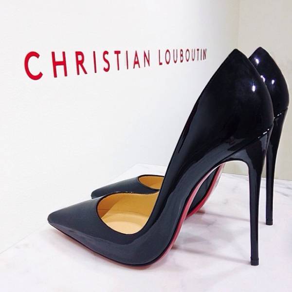Черные лакированные туфли Christian  Louboutin