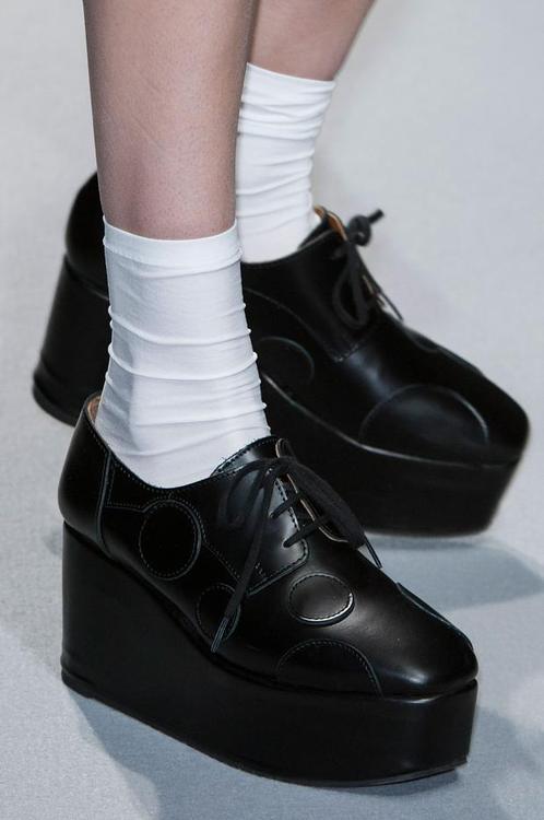 Чёрные кожаные туфли на платформе (весна-лето 2015
