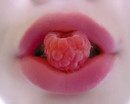 ягоды во рту