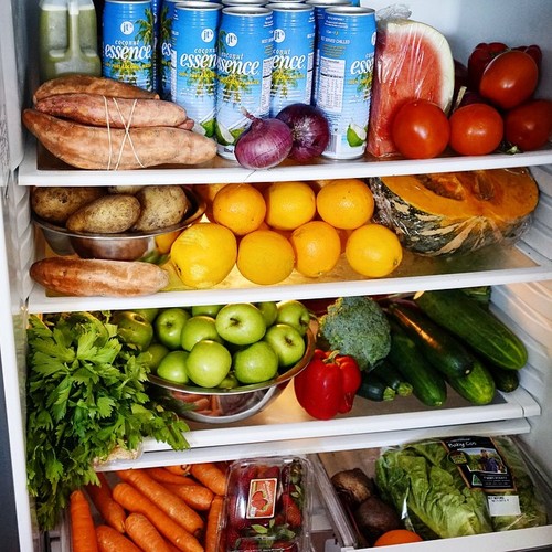 Холодильник полный полезной еды