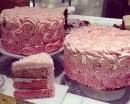 Торт с розами из розового крема