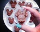 Шоколадные конфеты в форме Минни и Микки Маусов
