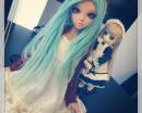 Кукла с длинными голубыми волосами и кукла горничн