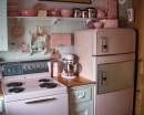 Нежно розовый интерьер кухни
