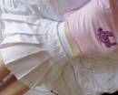 Белая юбка плиссировка и розовая майка