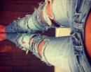 рваные джинсы