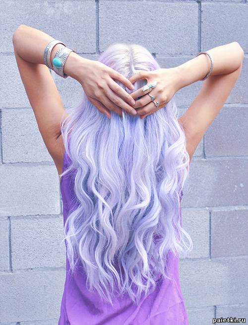 Голубые волнистые волосы