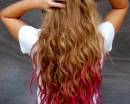 Длинные волосы с красными кончиками