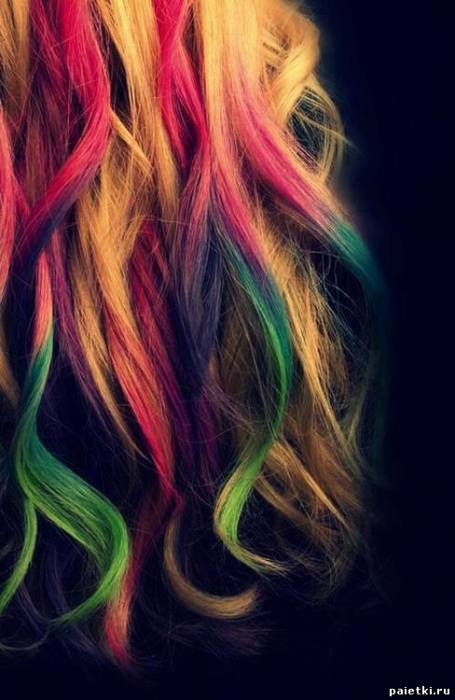 Разноцветные пряди волос