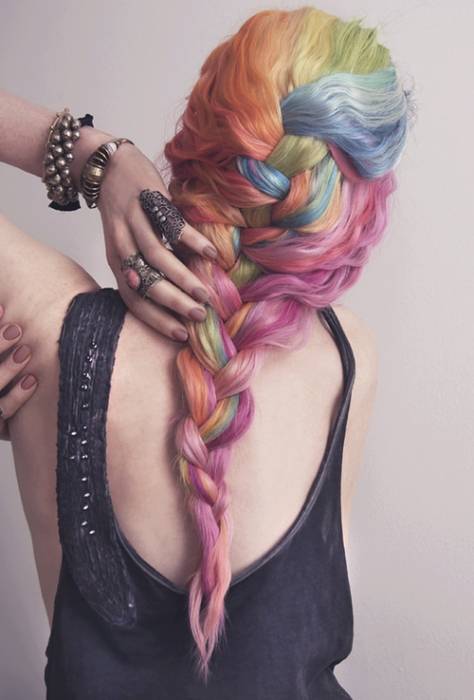 Коса из разноцветных прядей