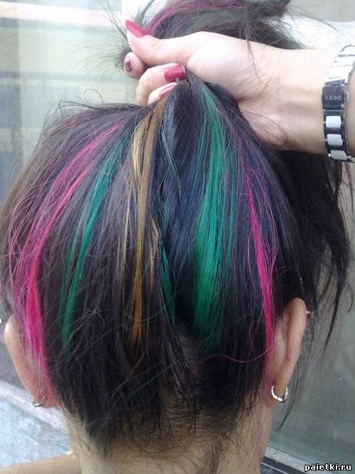 Разноцветные прядки на темные волосы