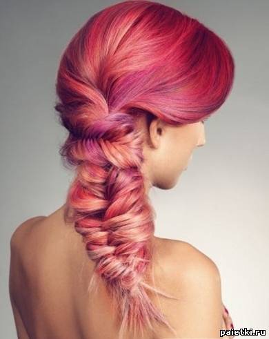 Густая коса из розовых оттенков прядей