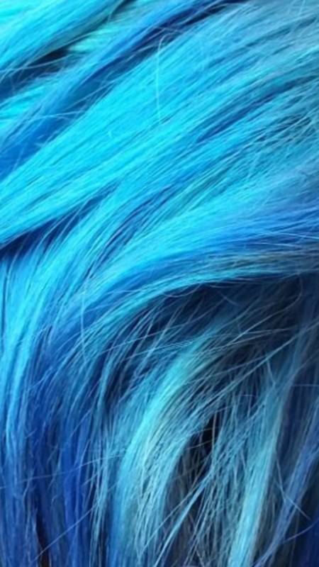 Голубые волосы