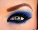Макияж синими тенями с блеском для голубых глаз