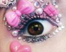 Ванильный визаж глаз в розовых цветах