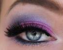 Фиолетово-розовый макияж с блестками