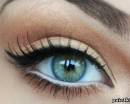 Легкий макияж для серо-зеленых глаз